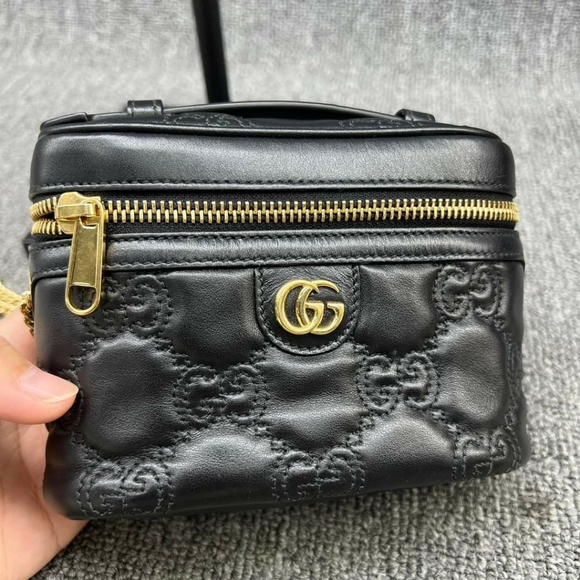 100% Authentic Gucci GG Leather Top Handle Bag 669-110524 - Picture 3 of 16